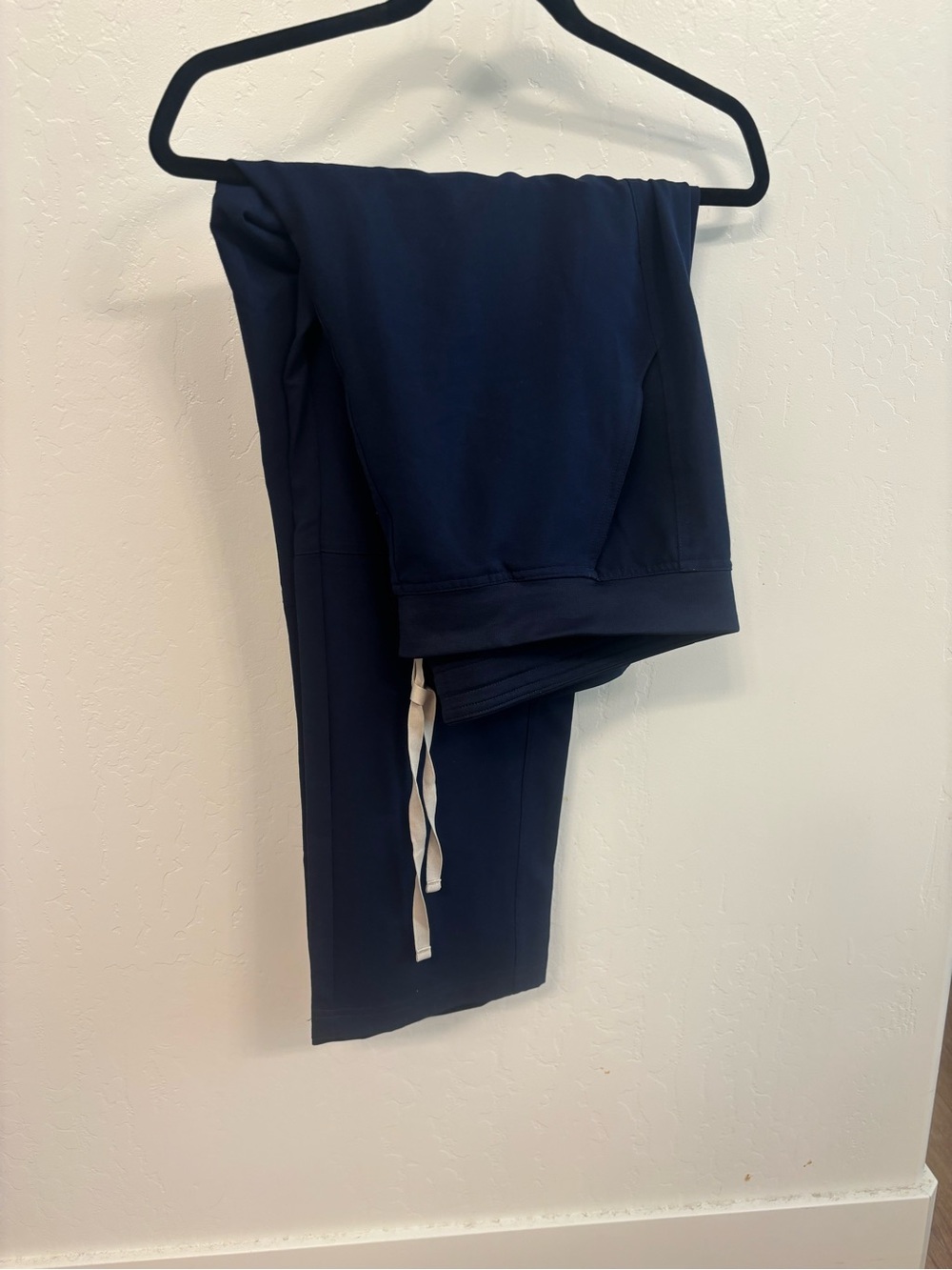 FIGS Navy straight leg jogger scrub pants